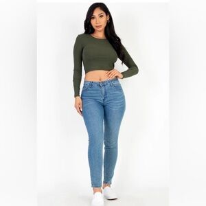NWT Capella Long Sleeve Round Neck Basic Crop Top